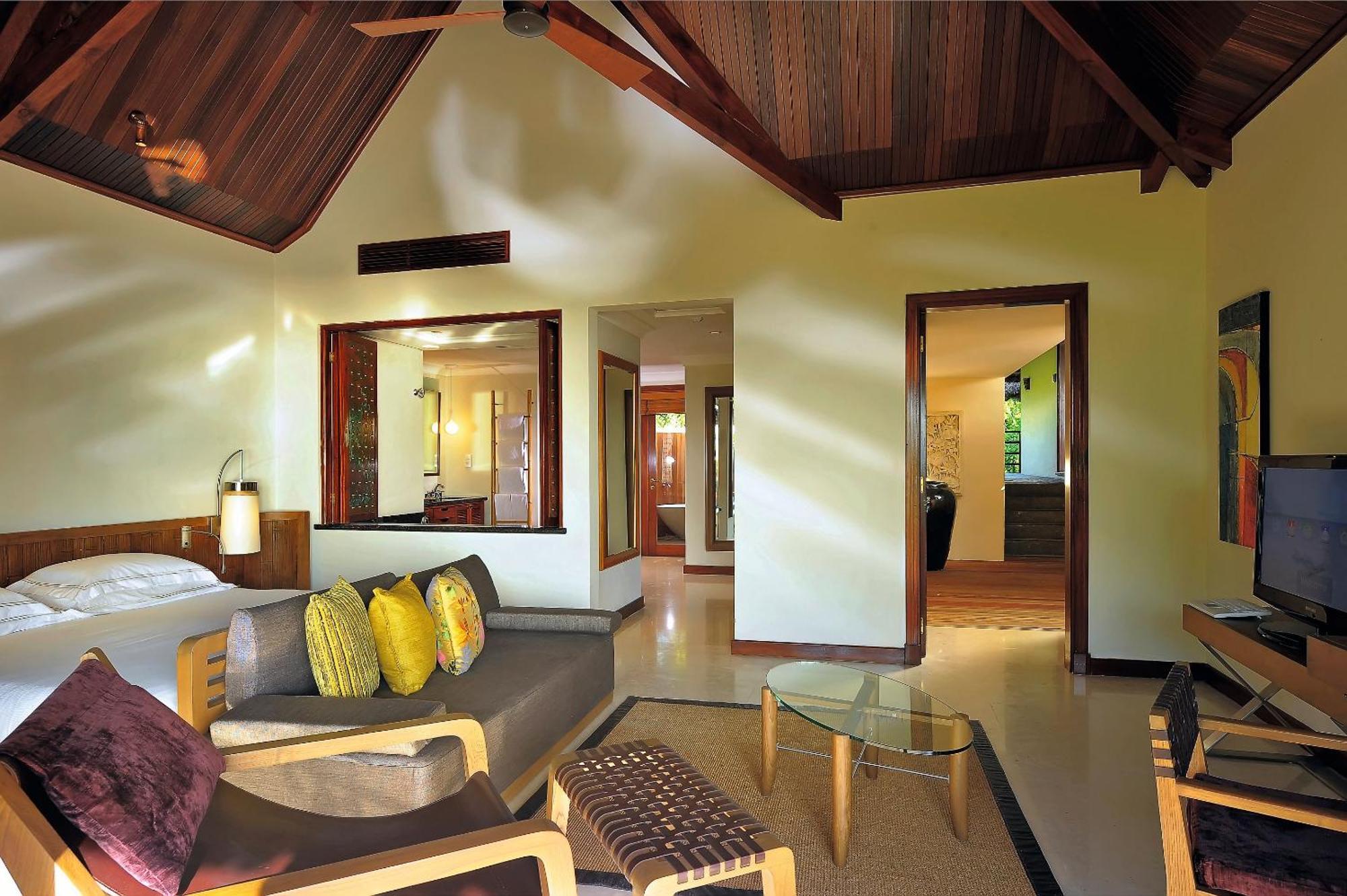 Constance Lemuria Grand Anse  Exterior photo A suite at the Taj Bengal