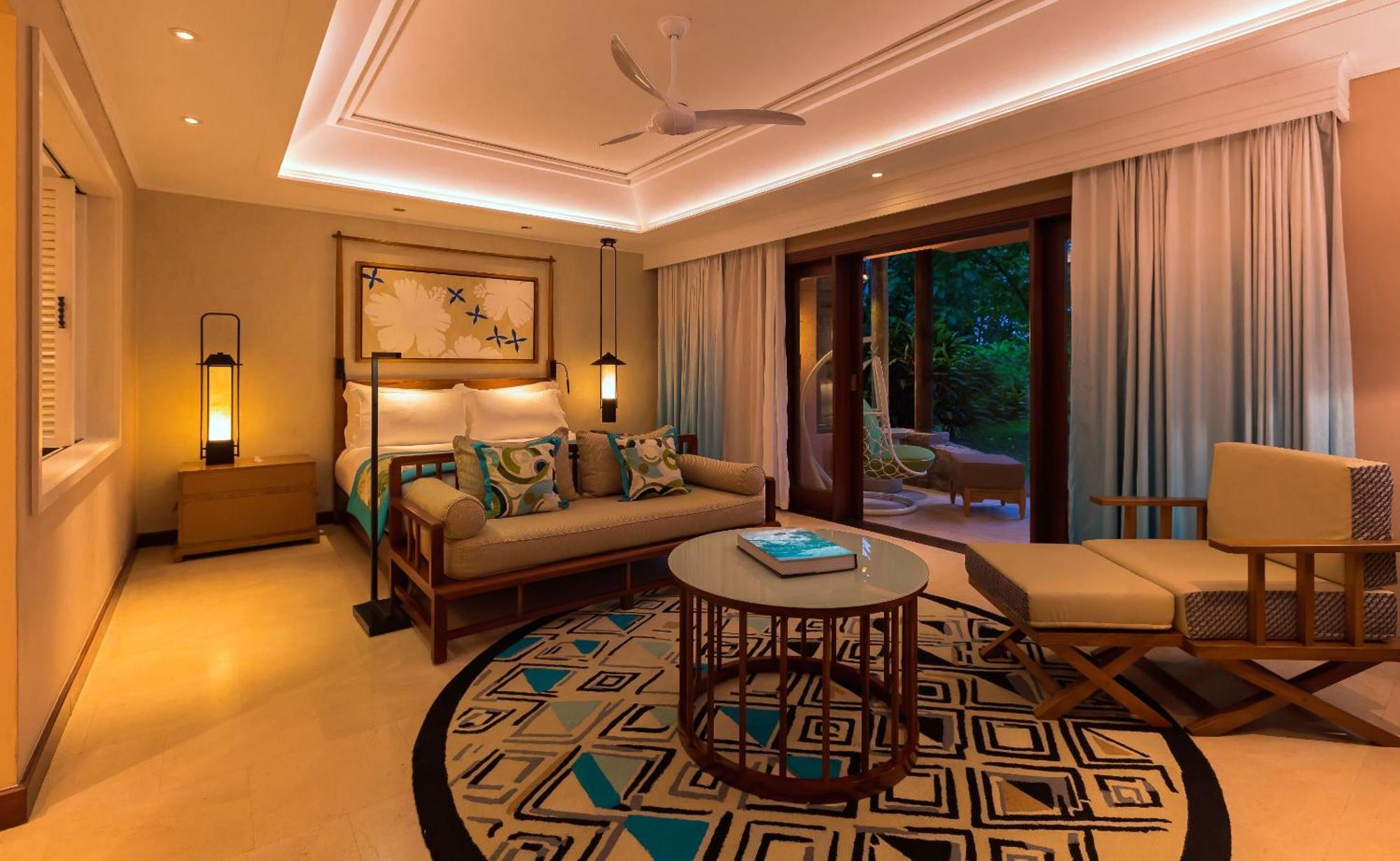 Constance Lemuria Grand Anse  Exterior photo A bedroom at the resort