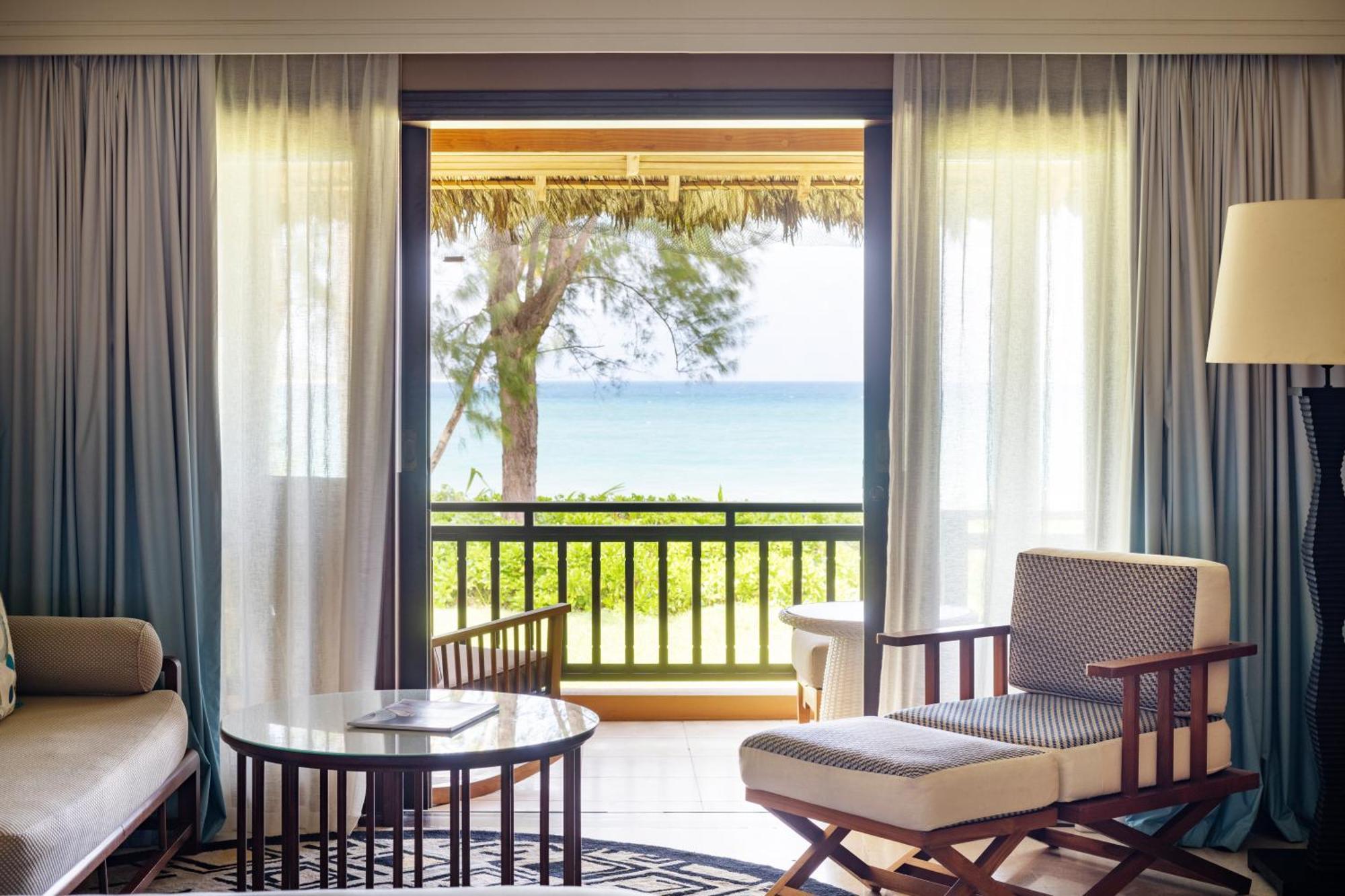 Constance Lemuria Grand Anse  Exterior photo A room at the resort