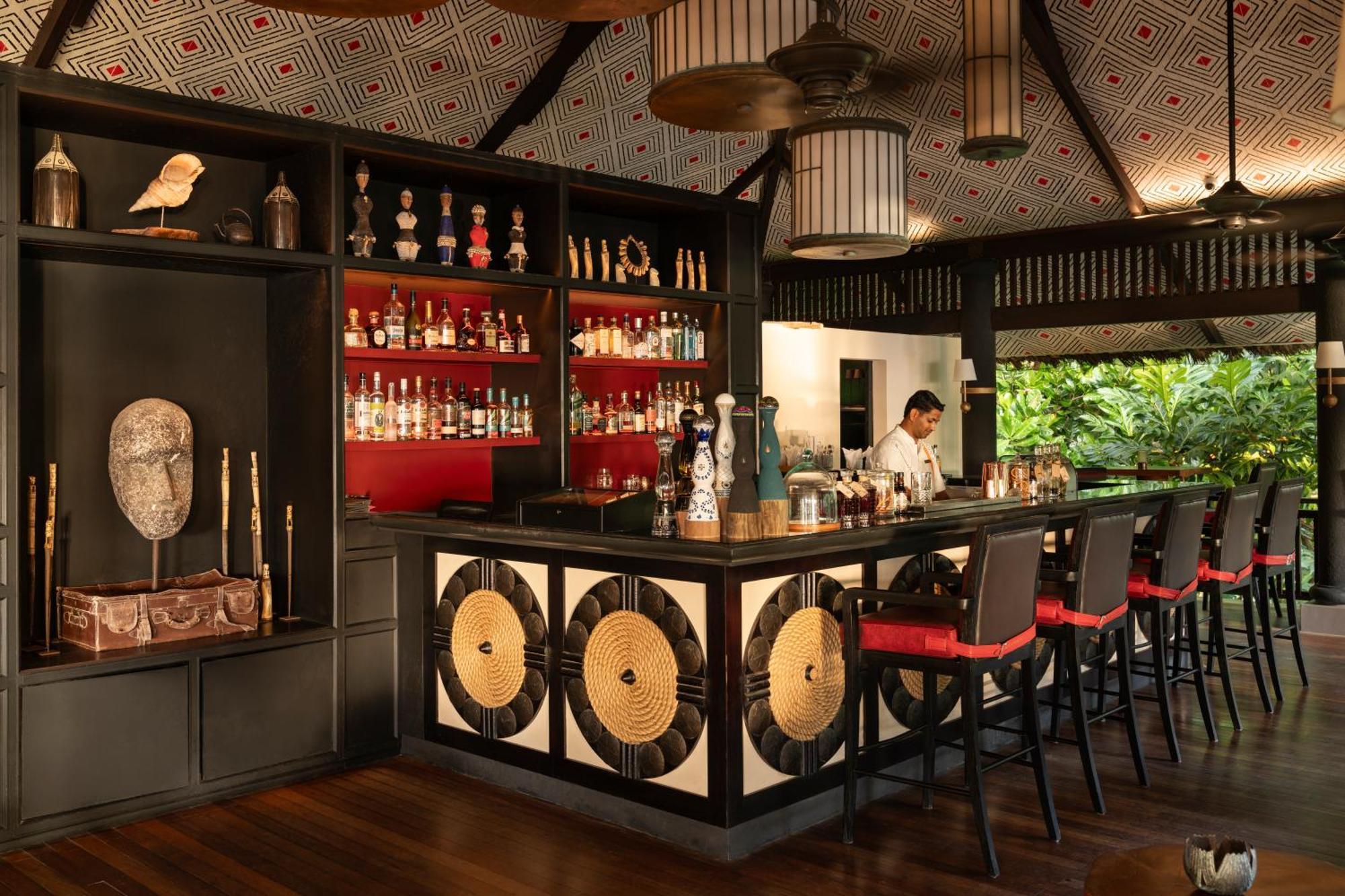 Constance Lemuria Grand Anse  Exterior photo The bar at the resort