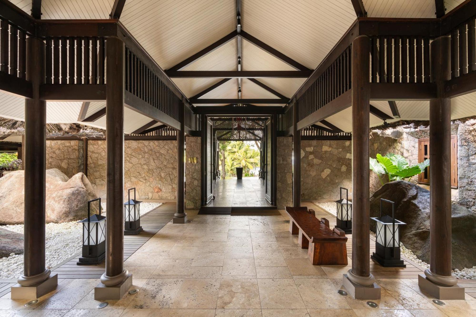 Constance Lemuria Grand Anse  Exterior photo The lobby of the resort