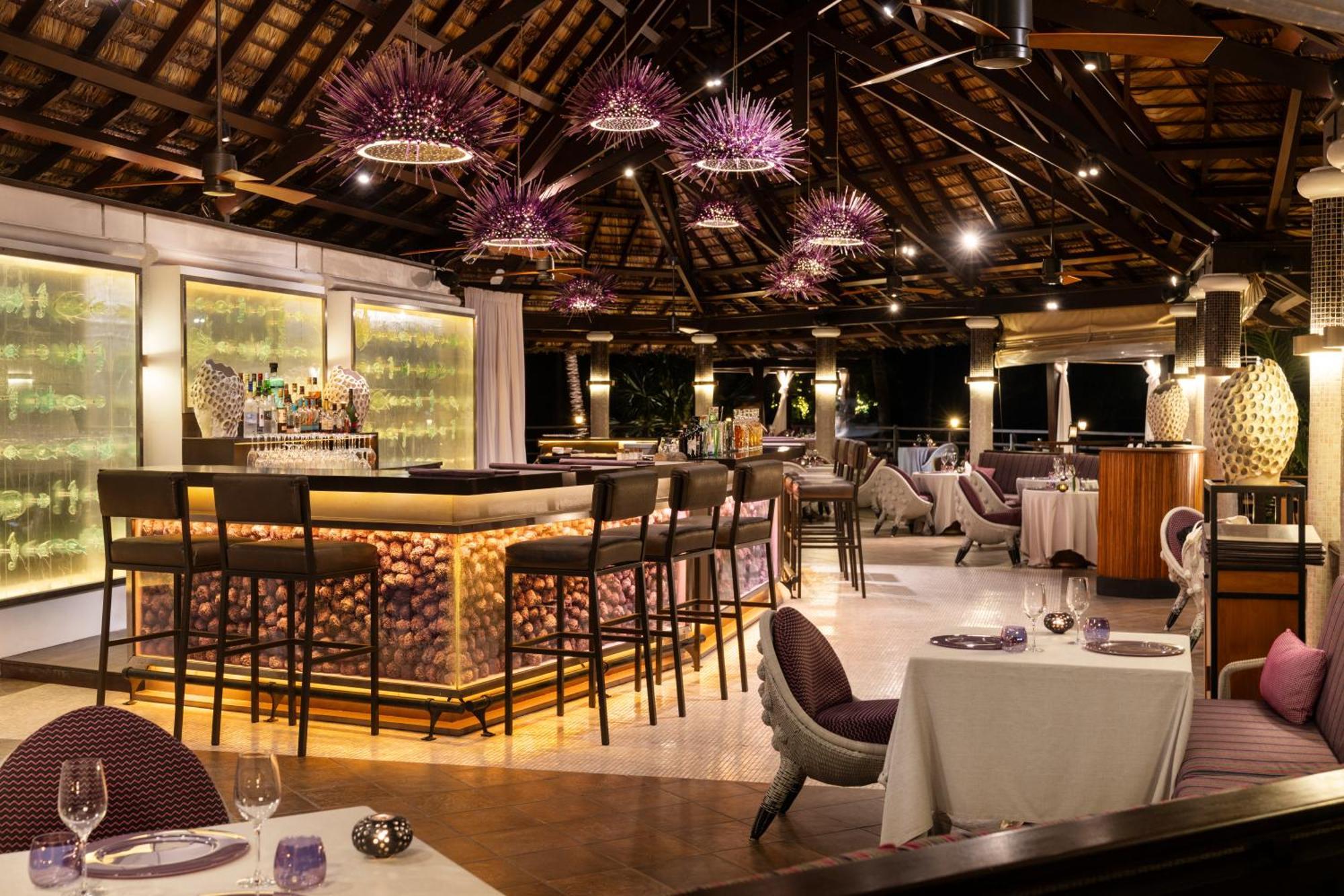 Constance Lemuria Grand Anse  Exterior photo The bar at the restaurant