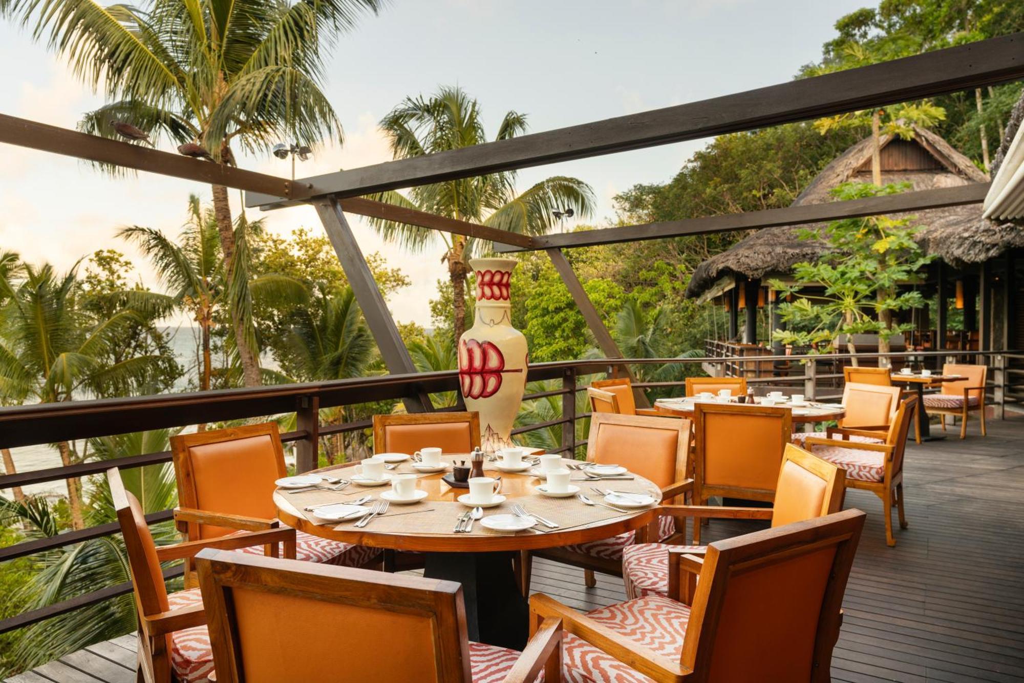 Constance Lemuria Grand Anse  Exterior photo The Deck